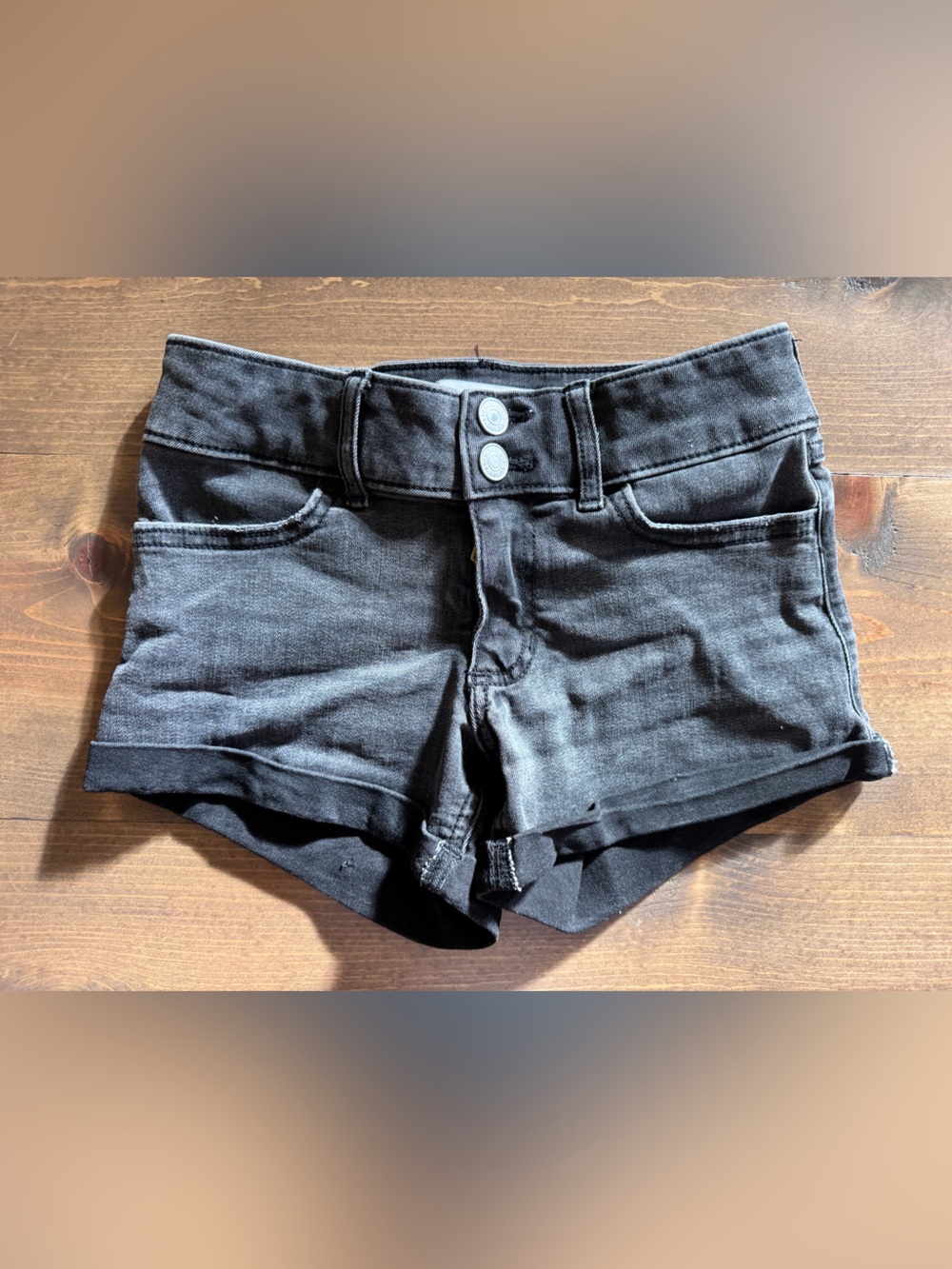 Abercrombie kids girls low rise. Midi shorts.9/10